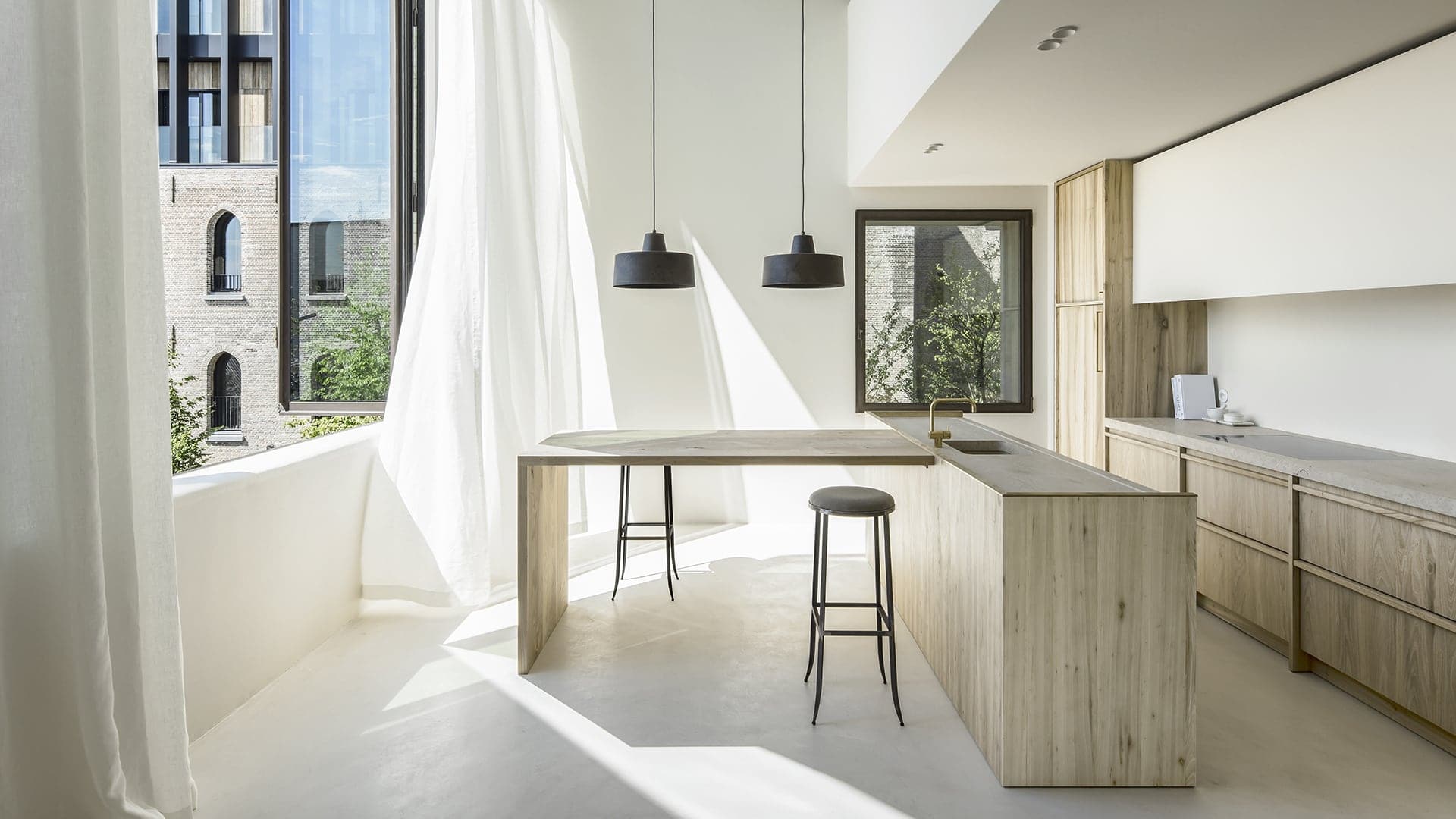 Renovación de la encimera de la cocina con Microcemento - Ideal Work®, image size:1920x1080